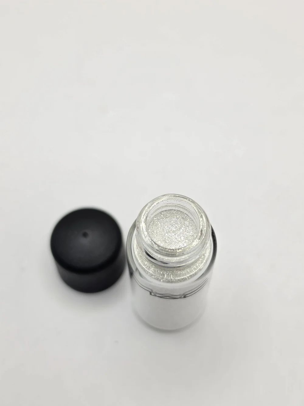 DISCONTINUED MAC REFLECTS GOLD GLITTER